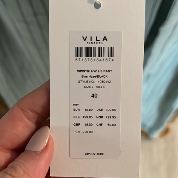 NWT - The perfect travel trouser or work trouser! - Picture 5 of 5